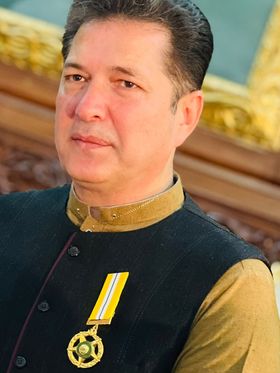 Bakhtiar Khattak wearing the Tamgha-i-Imtiaz